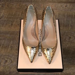 BCBG Skie Snakeskin Embossed Pointed Toe Pump